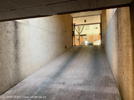 Alquiler plaza de garaje en Los Bermejales - SEVILLA