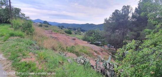  Terreno urbanizable en Unidad de Actuación. - BARCELONA 