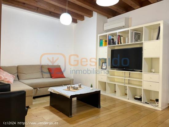 CASA INDIVIDUAL en VENTA en  PLENO CASCO HISTÓRICO DE SEGOVIA de TRES DORMITORIOS y PATIO - SEGOVIA