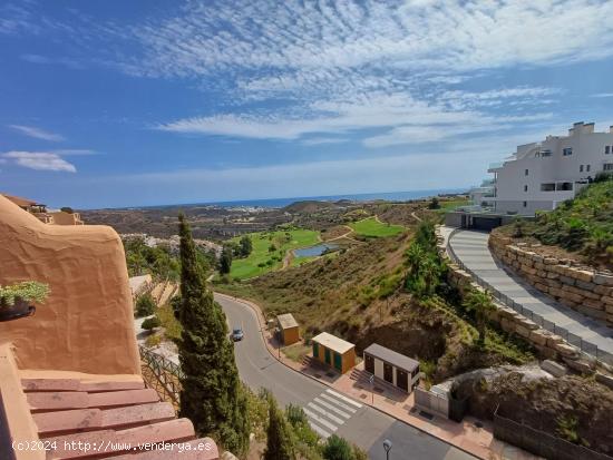   Vistas Únicas al Mar y al Golf—¡Un Lugar para Vivir el Sueño!  - MALAGA 