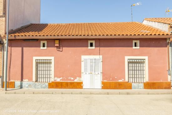  CASA DE PUEBLO EN MATAPOZUELOS - VALLADOLID 