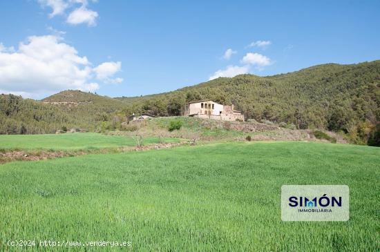 ¿Buscas una MASIA en un entorno tranquilo, con mucho terreno y unas excelentes vistas? - BARCELONA