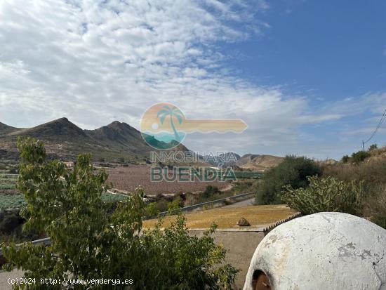 CASA DE CAMPO REFORMADA CON PARCELA Y BUENAS VISTAS - MURCIA