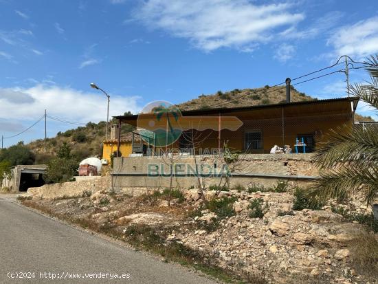 CASA DE CAMPO REFORMADA CON PARCELA Y BUENAS VISTAS - MURCIA