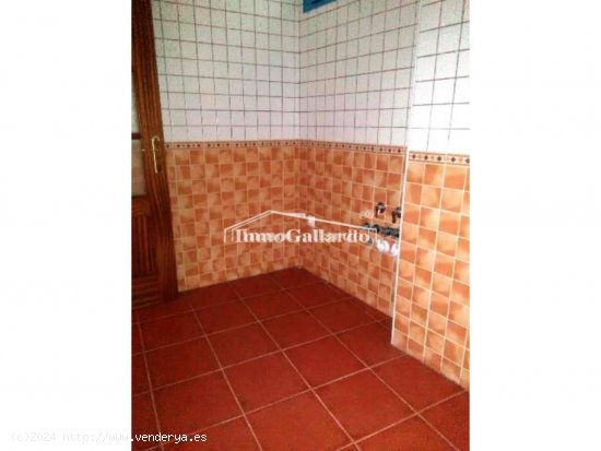 Edificio en venta en Alcaucín (Málaga)