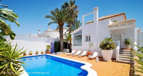 ¡¡LLAVE EN MANO!! PRECIOSOA VILLA OBRA NUEVA  EN LA MARINA, ALICANTE, COSTA BLANCA - ALICANTE