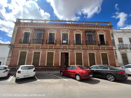  CASABANCO VENDE CASONA EN AZUAGA. - BADAJOZ 