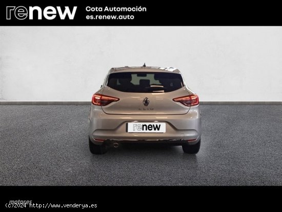 Renault Clio TECHNO TCE 90CV de 2023 con 18.000 Km por 17.900 EUR. en Madrid