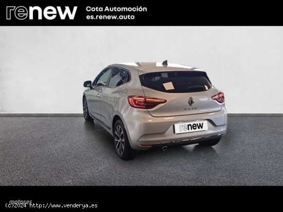 Renault Clio TECHNO TCE 90CV de 2023 con 18.000 Km por 17.900 EUR. en Madrid