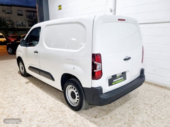 Citroen Berlingo Talla M BlueHDi 100 S&S PLUS de 2020 con 178.000 Km por 8.900 EUR. en Sevilla