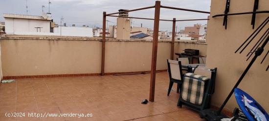 SE VENDE ATICO / DUPLEX  /ASCENSOR / GARAJE / LISTO PARA VIVIR - ALICANTE