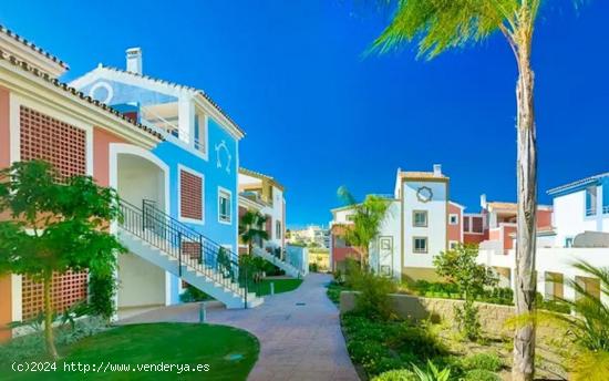 Amplio apartamento con su propio jardin privado en Cortijo del Mar, Estepona - MALAGA