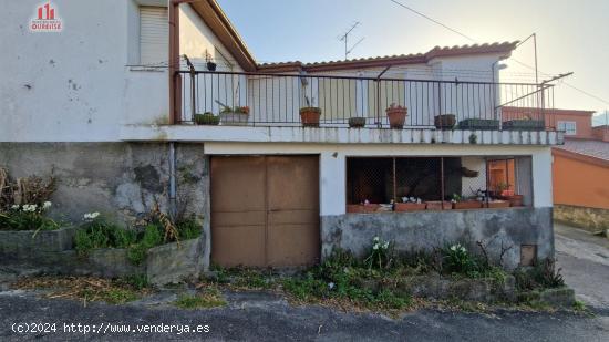 VIVIENDA UNIFAMILIAR CON TERRAZA EN A LONIA. - ORENSE