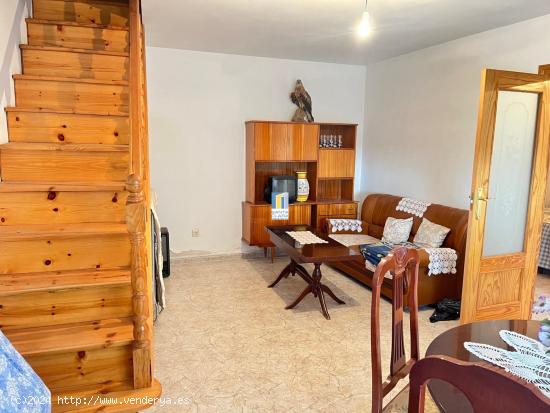 CASA EN VENTA CON MUCHAS POSIBILIDADES EN MORALEJA DE SAYAGO (ZAMORA) - ZAMORA