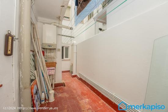 Piso de 4 habitaciones y dos baños - BARCELONA