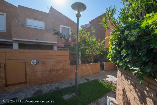 ALQUILER TRIPLEX EN VILLABLANCA - ALMERIA