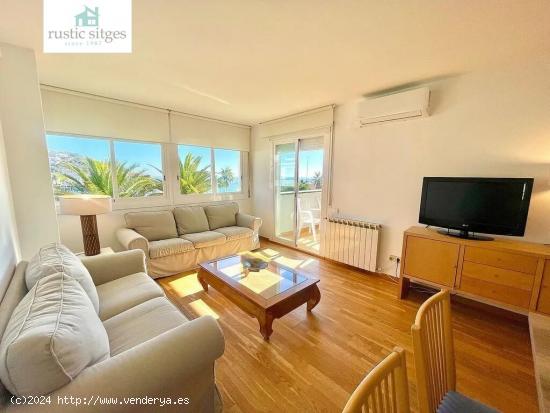 Apartamento con vistas y piscina comunitaria - BARCELONA