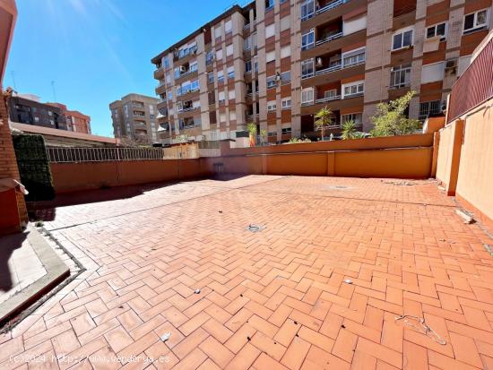  MAGNIFICA VIVIENDA EN AQLUILER CON AMPLIA TERRAZA EN ZONA CAMPANAR - VALENCIA 