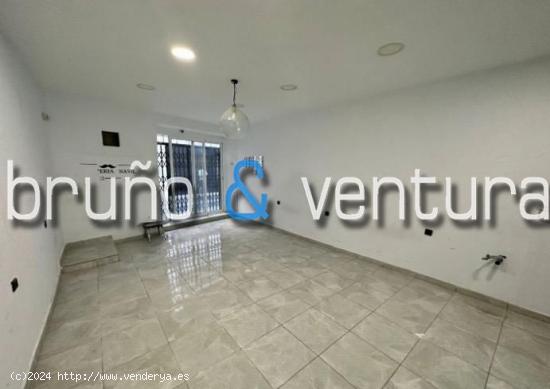 EN VENTA LOCAL EN EL CENTRO DE VENDRELL - TARRAGONA