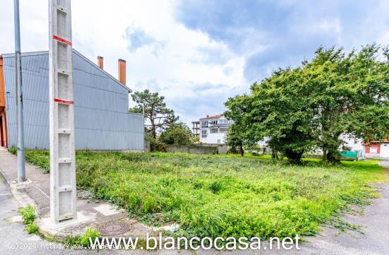 CONJUNTO DE TRES SOLARES EN VENTA ZONA BOSQUE (CARBALLO) - A CORUÑA