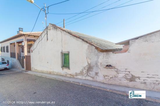 CASA DE PUEBLO CON 325 M2 DE PARCELA EN VENTA EN TRAVESÍA ESCUELAS DE RECAS - TOLEDO