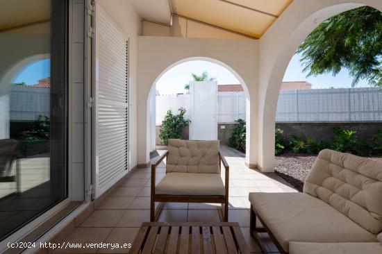 Gran bungalow en esquina cerca del campo de golf - LAS PALMAS