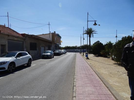 LOCAL COMERCIAL EN ZONA DEL PUERTO Y CERCA DE LA PLAYA  DEL ACEQUION - ALICANTE