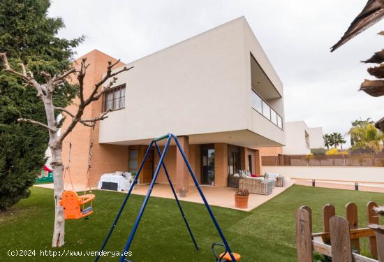 ++CHALET INDEPENDIENTE EN URBANIZACION LA QUINTA++ 264M2 PARCELA 500M2 - MURCIA