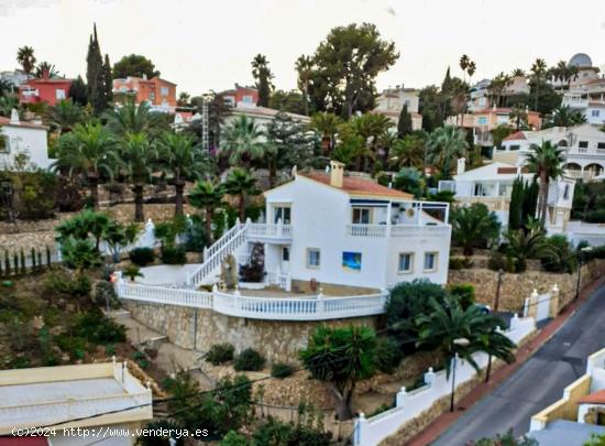  Magnífica villa situada en una urbanización tranquila en la Nucía - ALICANTE 