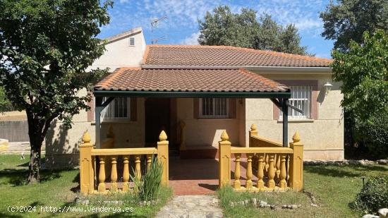 CHALET INDEPENDIENTE EN UNA SOLA PLANTA CON PISCINA - GUADALAJARA