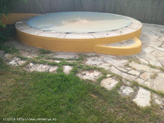 CHALET INDEPENDIENTE EN UNA SOLA PLANTA CON PISCINA - GUADALAJARA