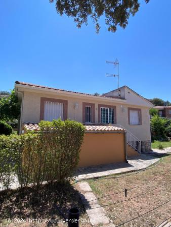 CHALET INDEPENDIENTE EN UNA SOLA PLANTA CON PISCINA - GUADALAJARA