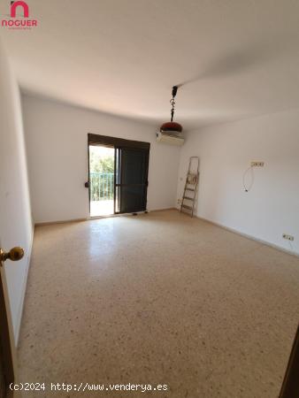  VIVIENDA EN MIRALBAIDA - CORDOBA 