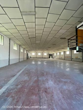 Oportunidad de Alquiler: Nave de 1.335 m² con Oficina en Murcia - MURCIA