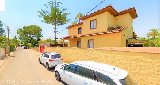  *CHALET INDEP.*NEGOCIABLE*PISCINA*897 M2*SIN GASTOS DE INMOB.*BUENAS CALIDADES* - SEVILLA 