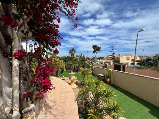 Casa de sus sueños en Los Balcones - ALICANTE