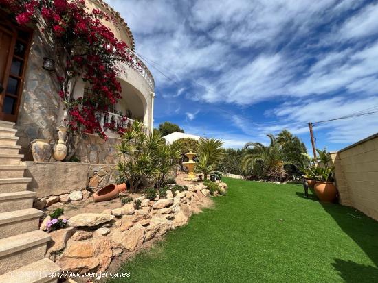 Casa de sus sueños en Los Balcones - ALICANTE