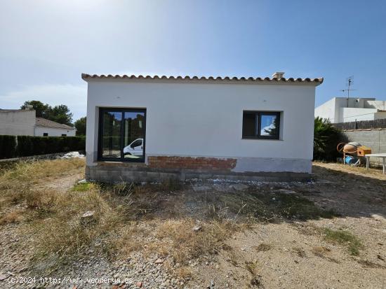 Chalet de obra nueva en desarrollo de construcción, a 500 metros de la playa - TARRAGONA