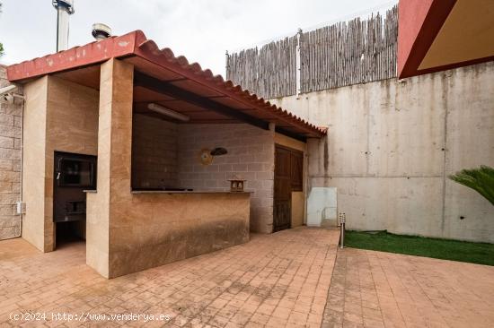 INCREIBLE CHALET EN LA URBANIZACIÓN DE TORREGUIL - MURCIA