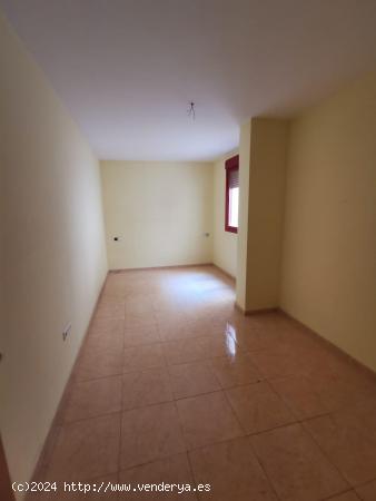 Se vende piso de 3 dormitorios y 2 baños en Olula del Río - ALMERIA