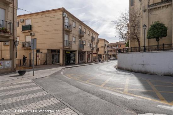 CÉNTRICO PISO EN LAS GABIAS DE TRES DORMITORIOS - GRANADA