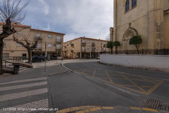 CÉNTRICO PISO EN LAS GABIAS DE TRES DORMITORIOS - GRANADA