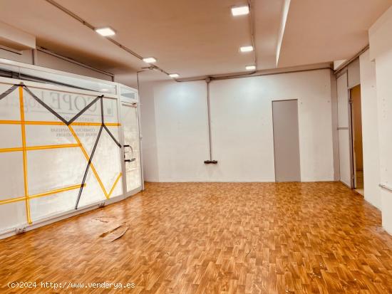  Local en alquiler de 50 m2  con escaparate en Ripollet - BARCELONA 