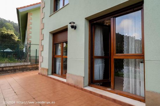 ¡ÚNICO! CHALET ADOSADO CON ÁTICO, 2 GARAJES, 2 TRASTEROS Y JARDIN - CANTABRIA