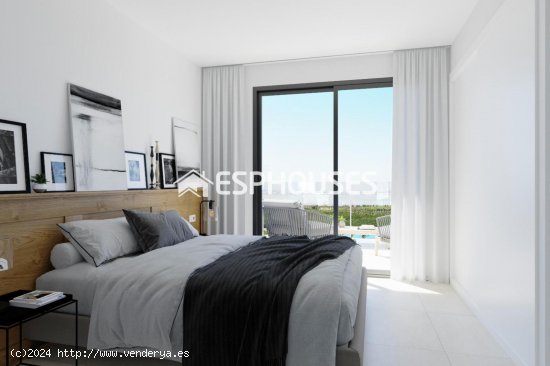 Bungalow en venta a estrenar en Torrevieja (Alicante)