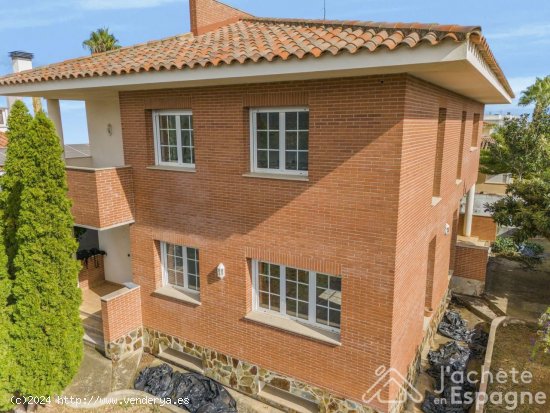 Villa en venta en Santa Bàrbara (Tarragona)