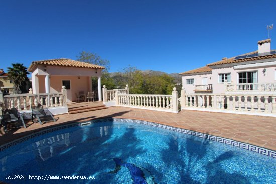 Villa en venta en Orba (Alicante)