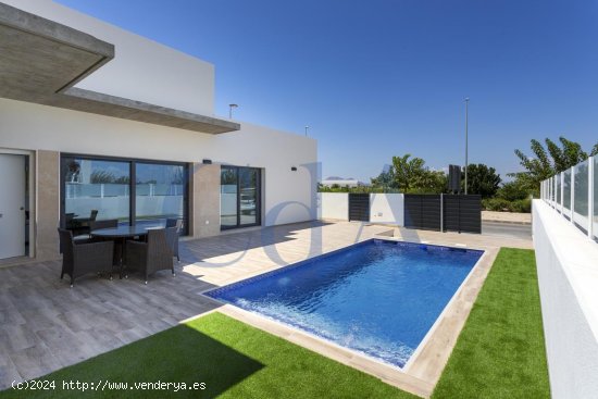 Villa en venta en Daya Nueva (Alicante)