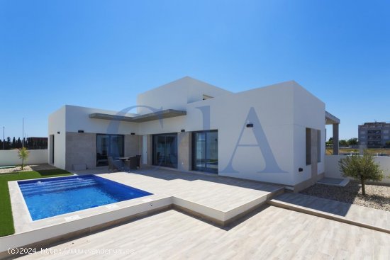 Villa en venta en Daya Nueva (Alicante)