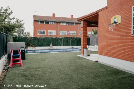 CHALET ADOSADO EN VELAZQUEZ, PARACUELLOS DEL JARAMA - MADRID